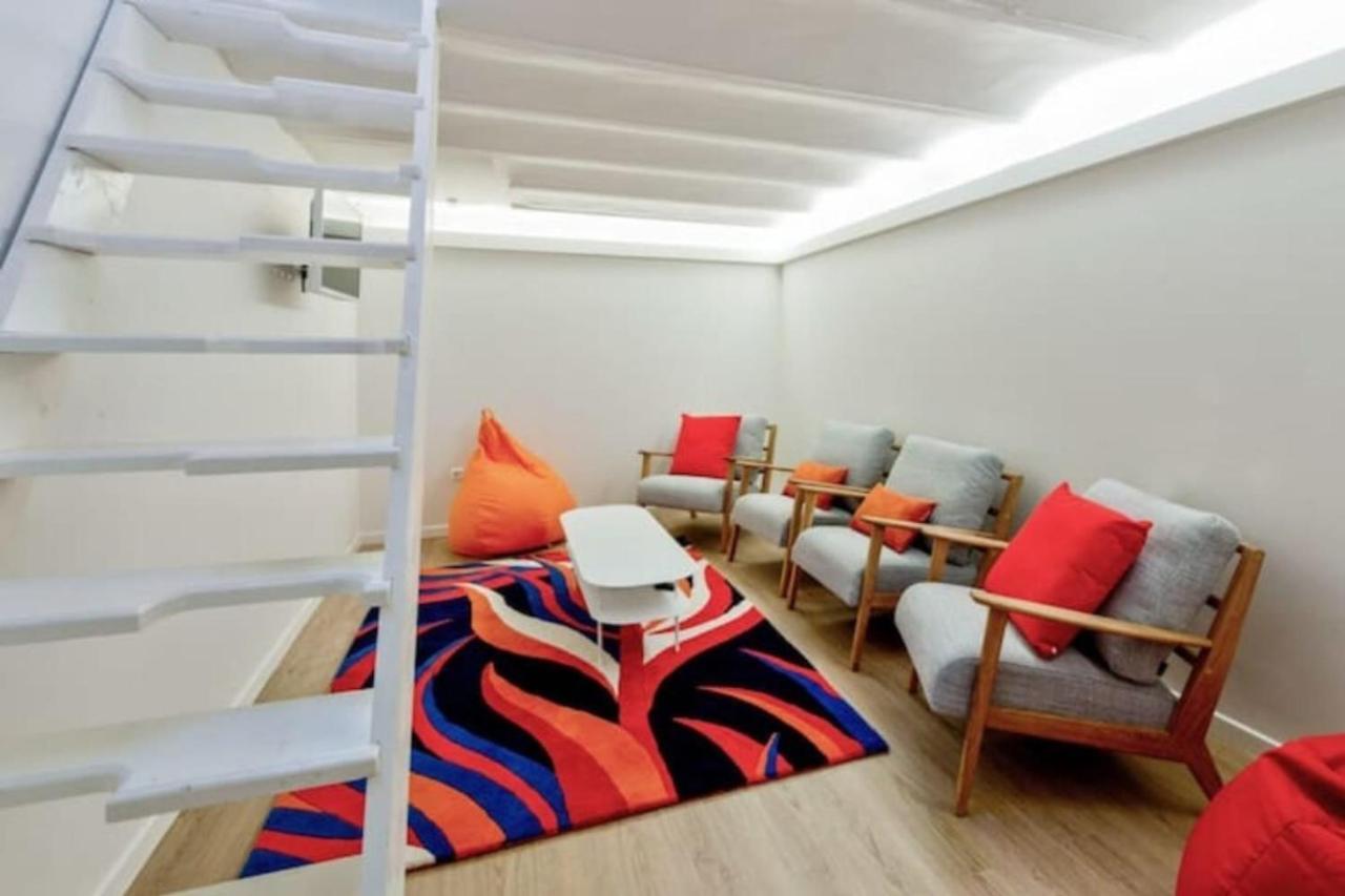 Cozy 2 Bedroom Apartment In Париж Екстер'єр фото
